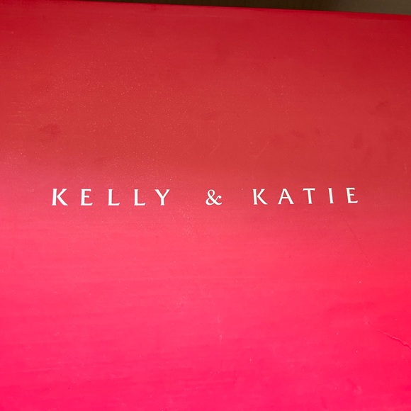 NWT Kelly & Katie gingham heels! So darn cute for spring! ! Make an offer! - Picture 2 of 7